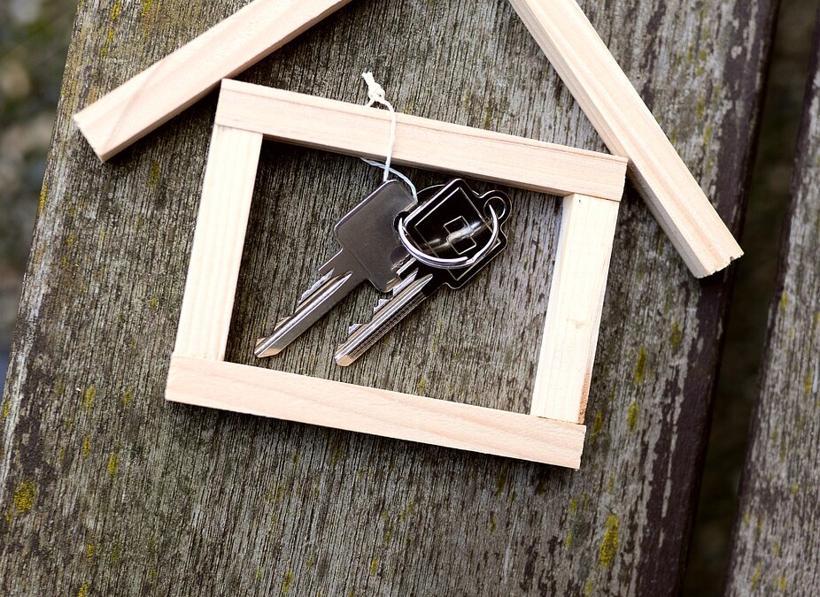 Navigeren door de Woningmarkt van Amsterdam: De Rol van Verhuurmakelaars