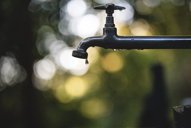Kan je in België water uit de kraan drinken?